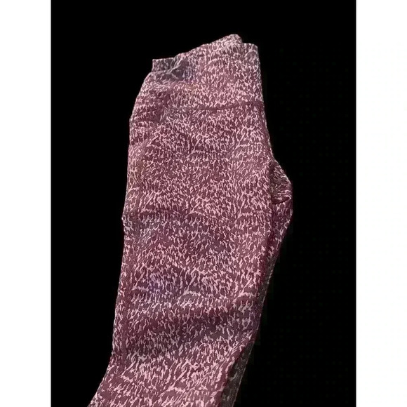 High-Waisted Mulberry Leopard Jacquard Leggings All in Motion Sz S EUC - Picture 4 of 6